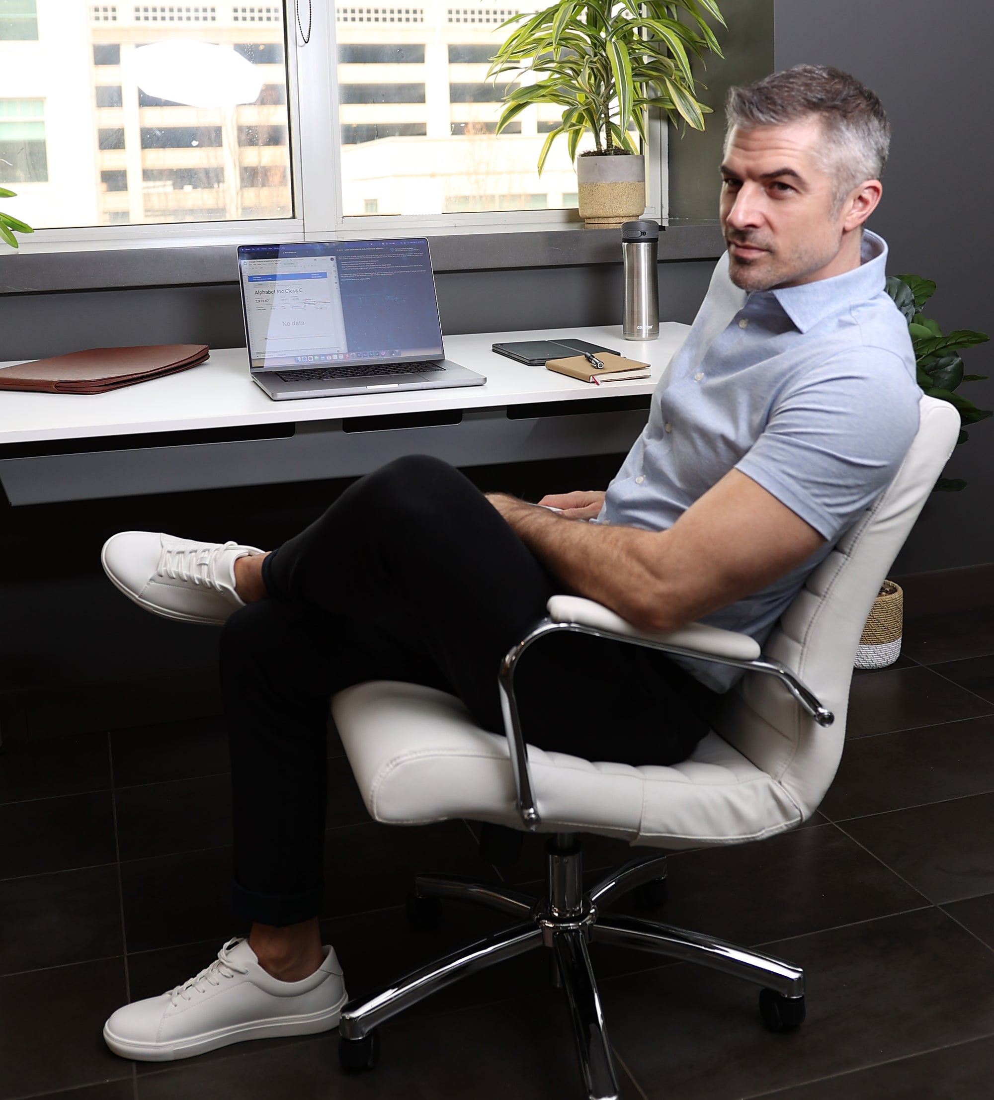 How to Look Professional on Zoom Calls & What to Wear